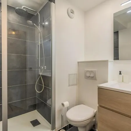 Apartment Avec Parking & Balcon
