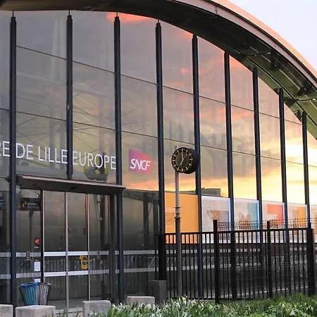 公寓 Avec Parking & Balcon *